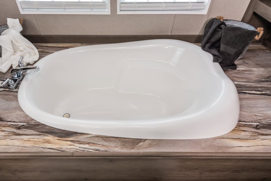 Md-44-32 bathroom home features