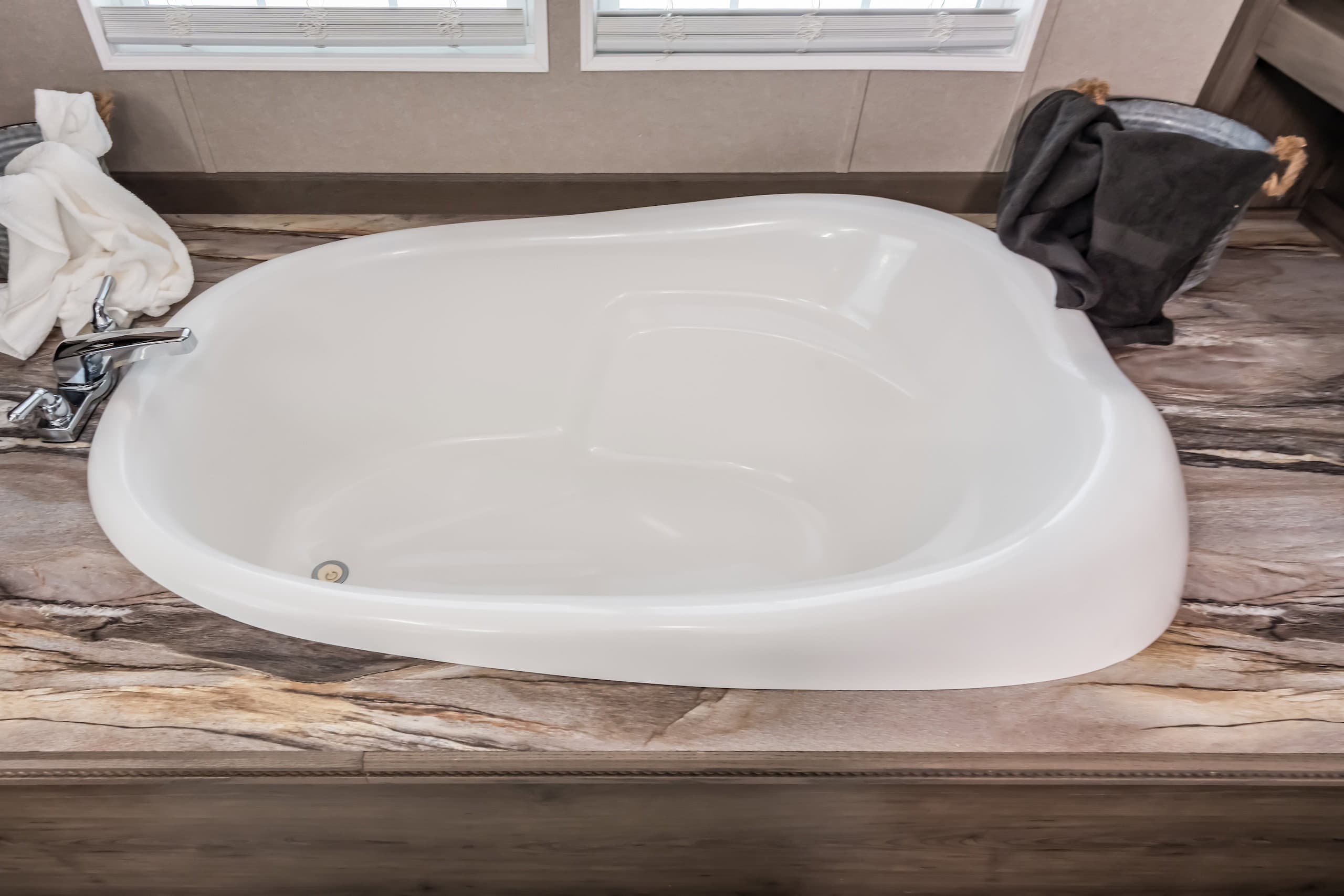 Md-44-32 bathroom home features