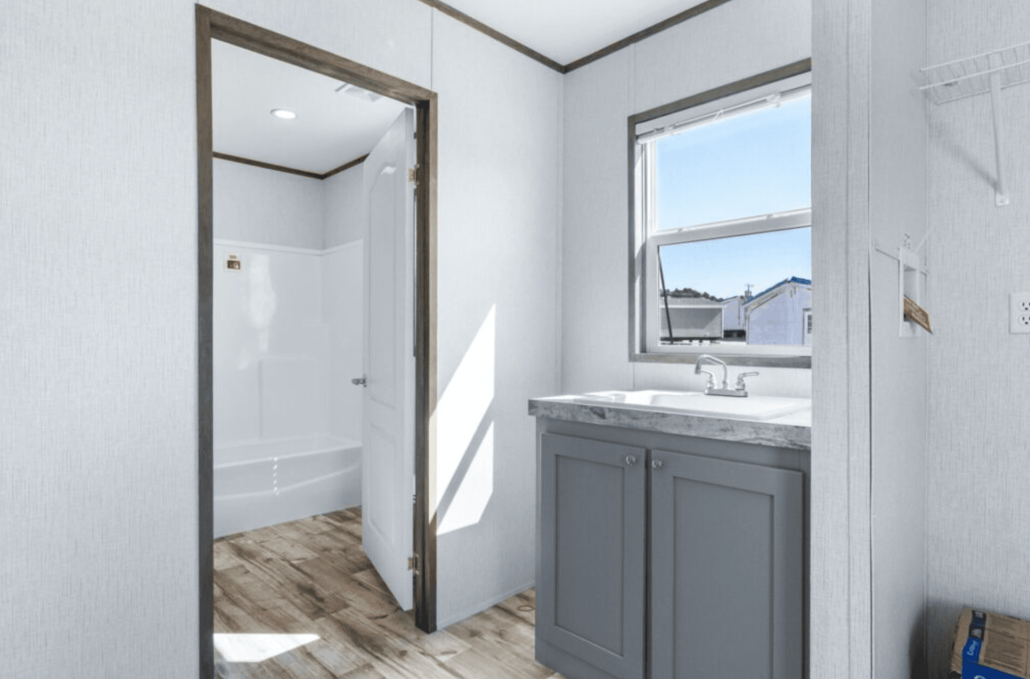 Hogan bathroom home features
