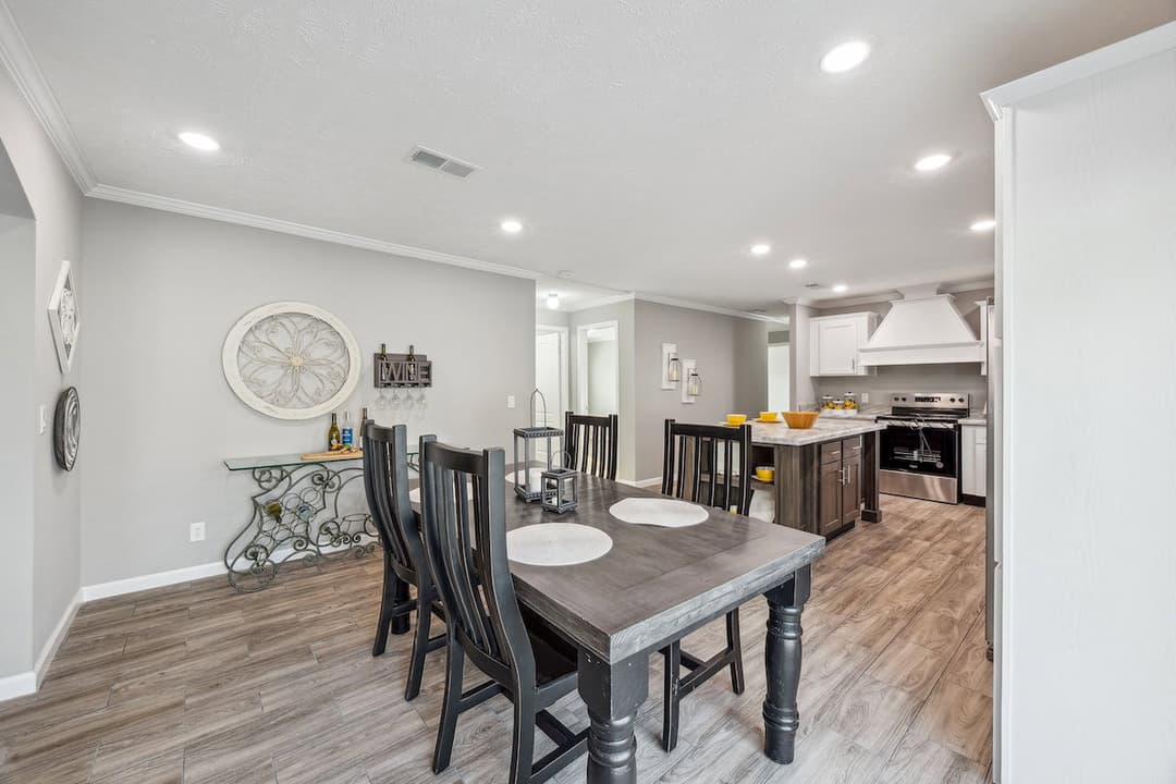 Md-43-32 interior home features