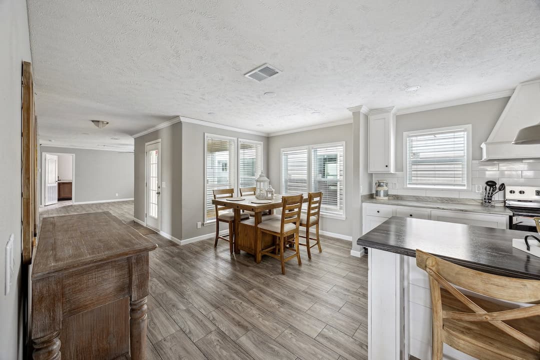 The achilles interior home features