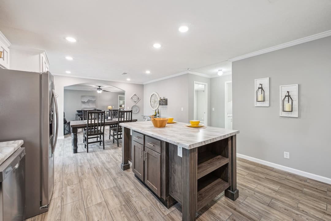 Md-43-32 kitchen home features