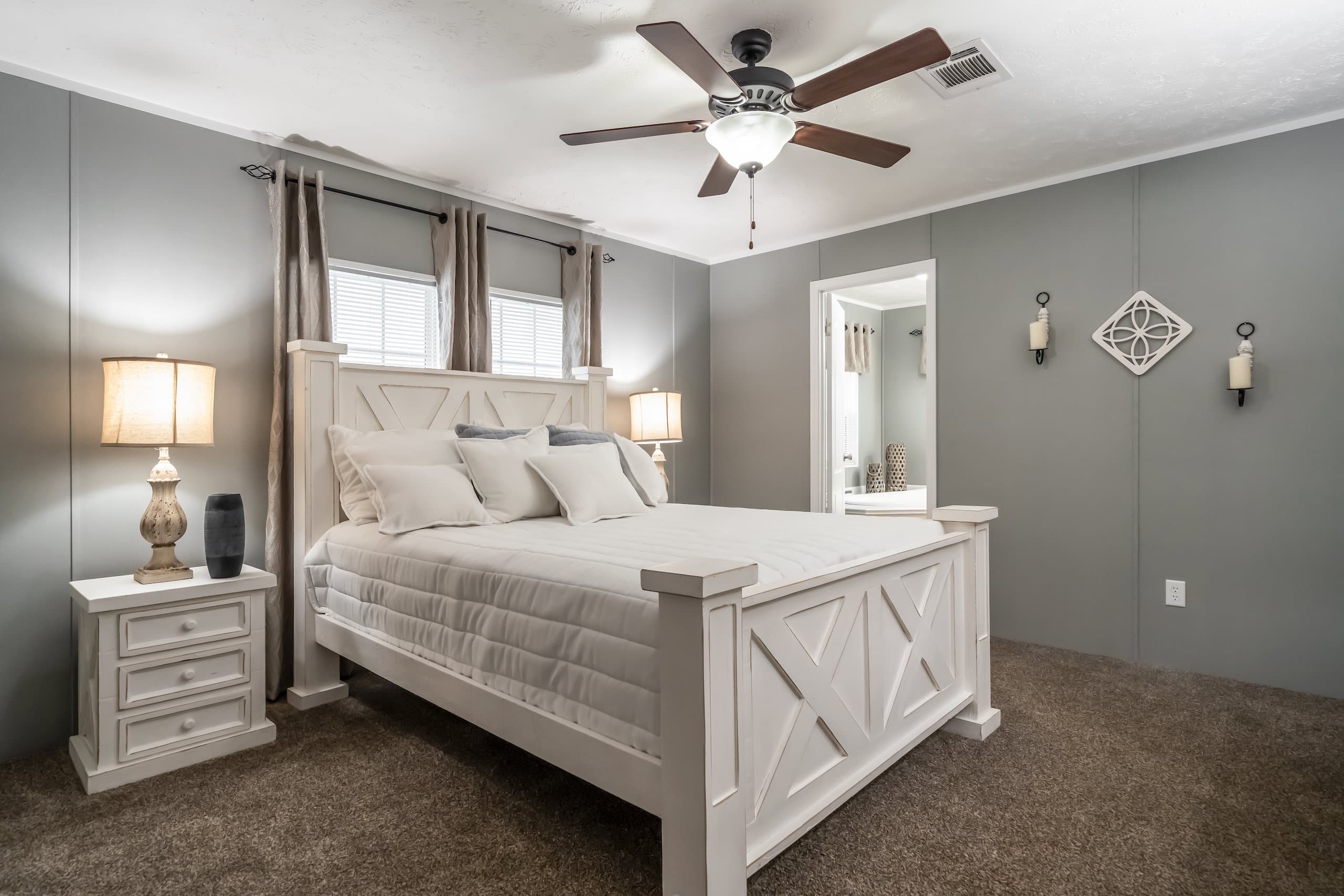 Md-50 bedroom home features