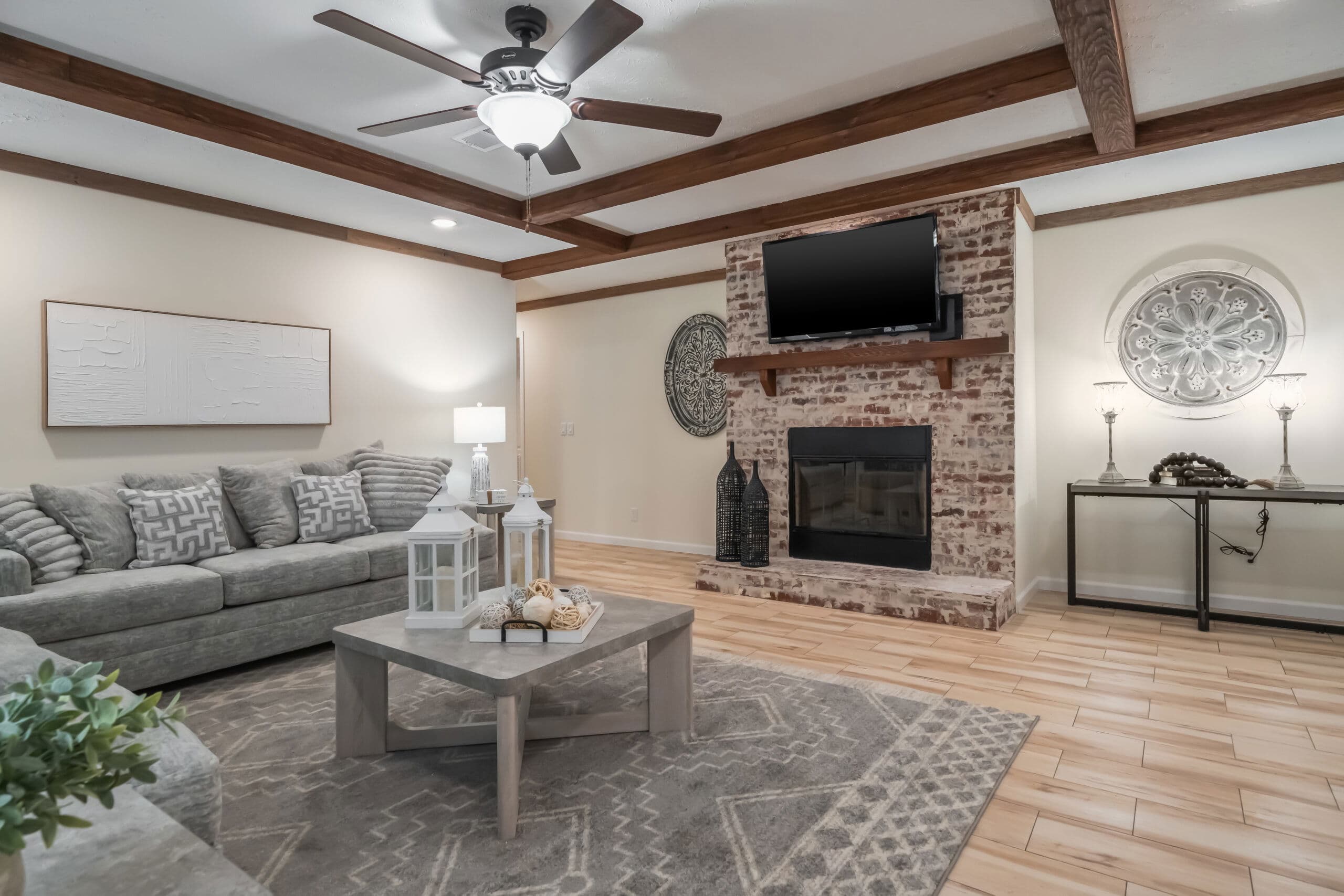 Kb-3249 interior home features