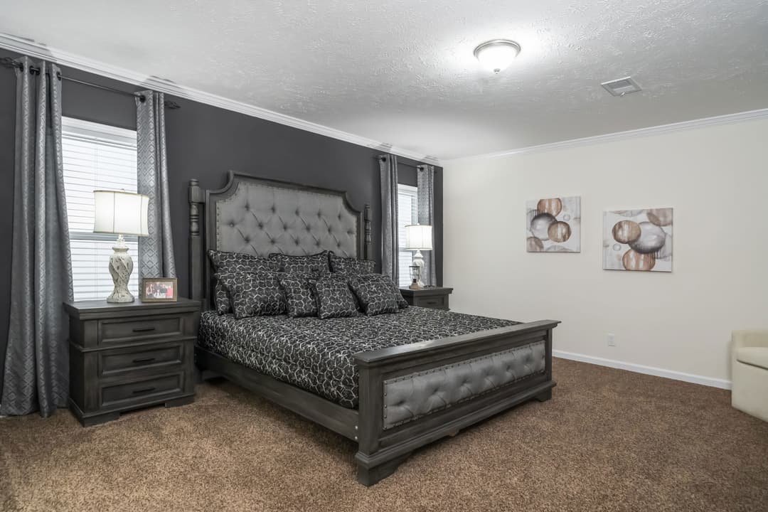 Kb-3249 bedroom home features