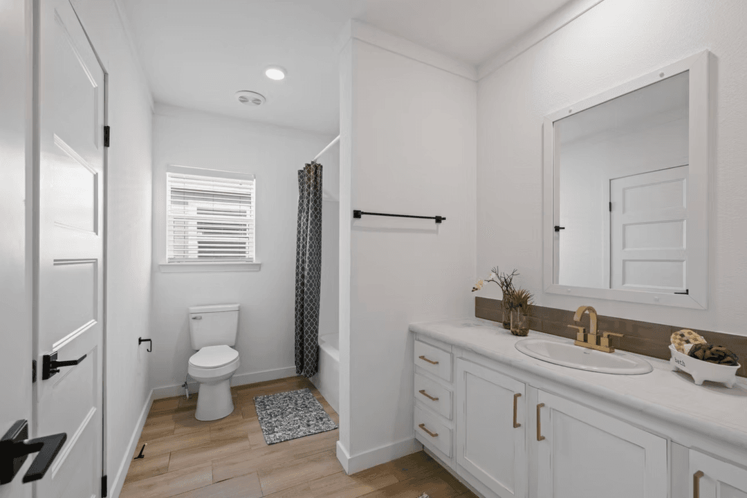 Luxe haven bathroom home features