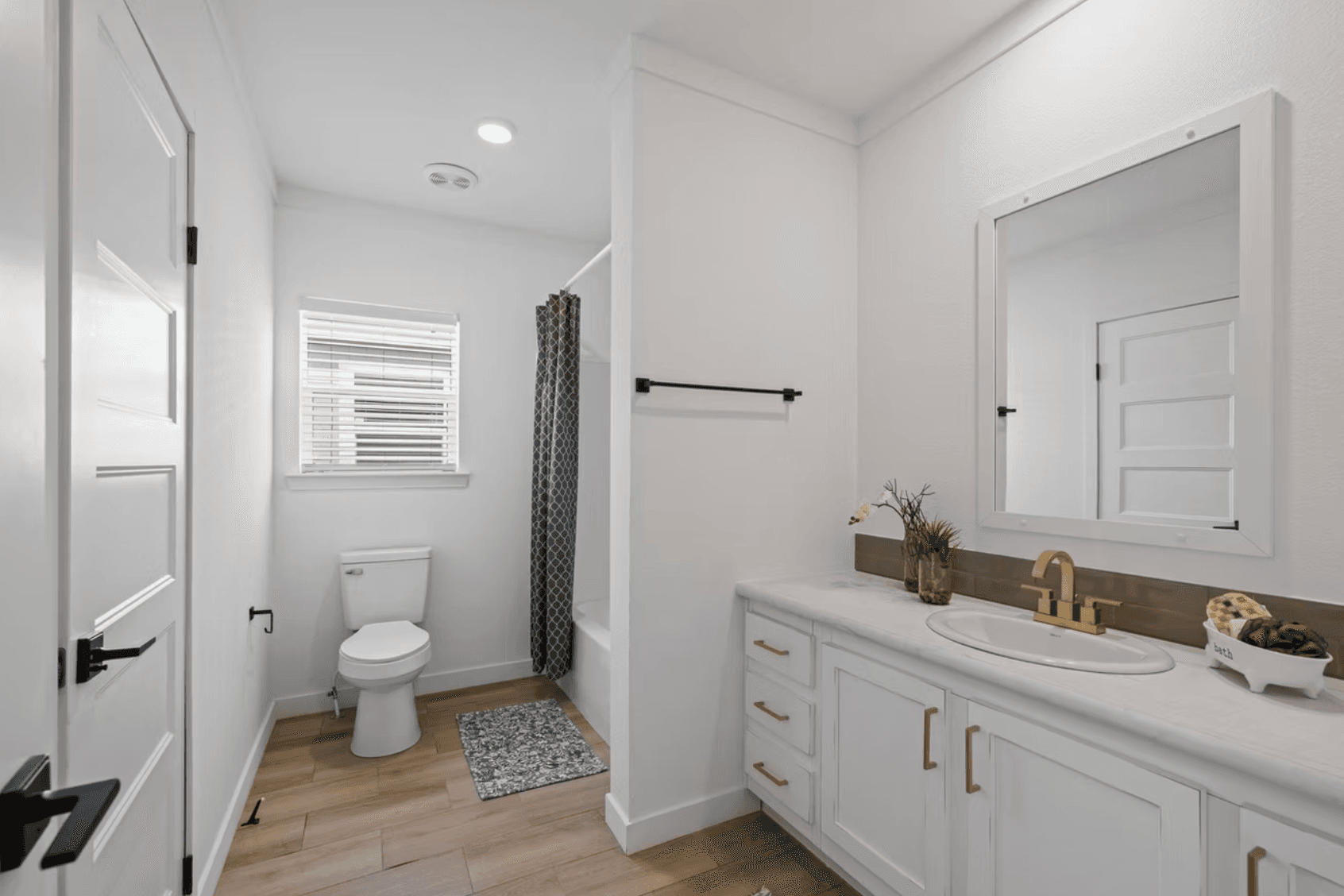 Luxe haven bathroom home features