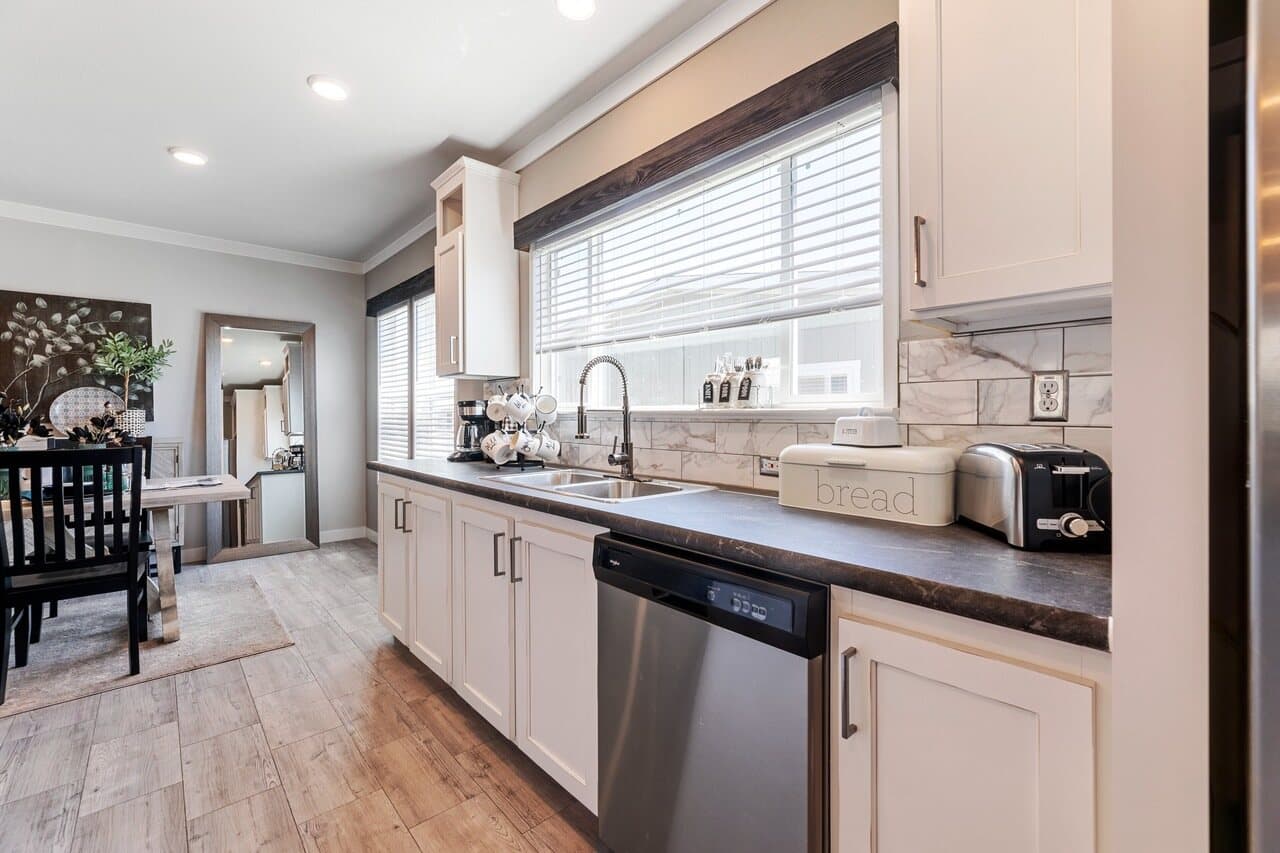 Urban value 32563a kitchen home features