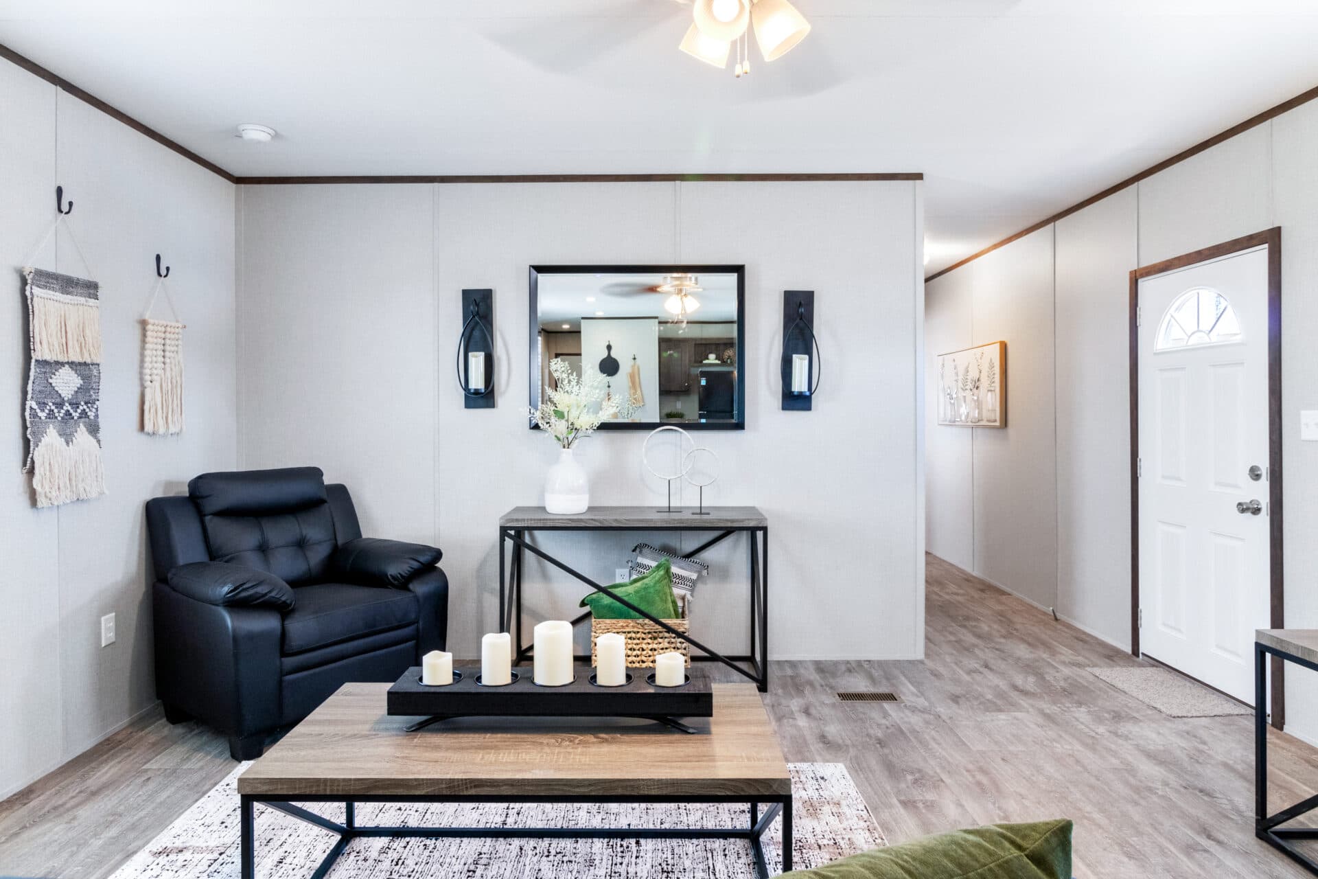 Tropic singlewide interior home features