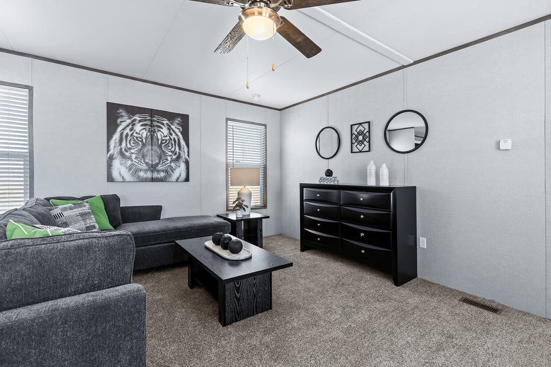 The cuatro 18x76 interior home features