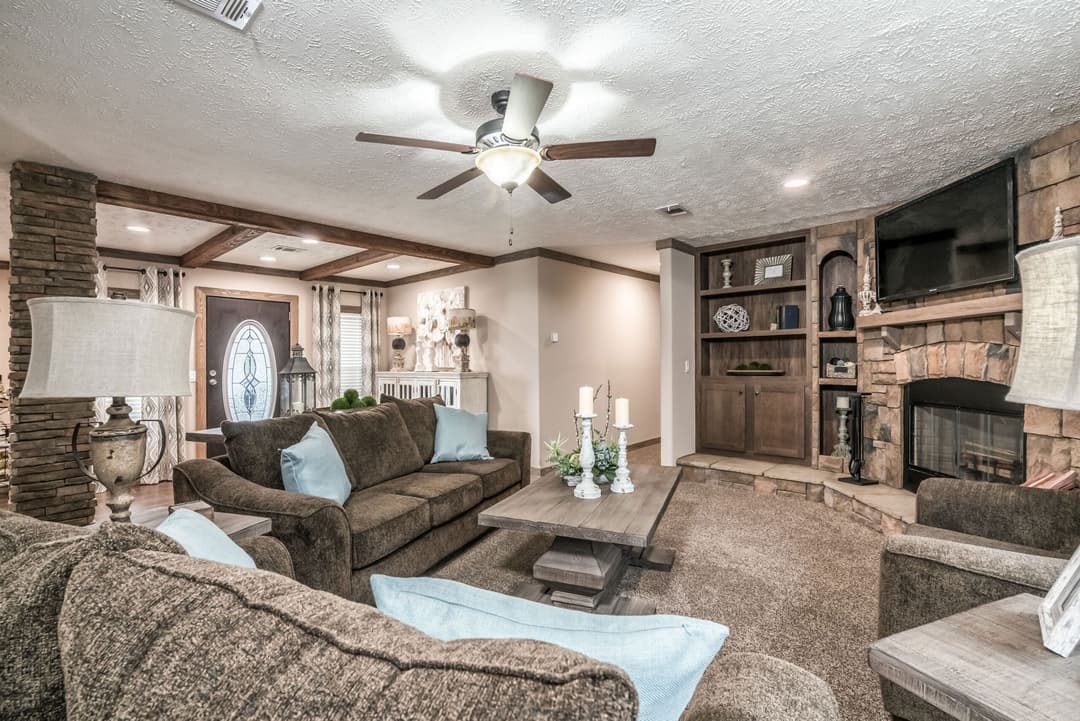 Kb-3243 interior home features