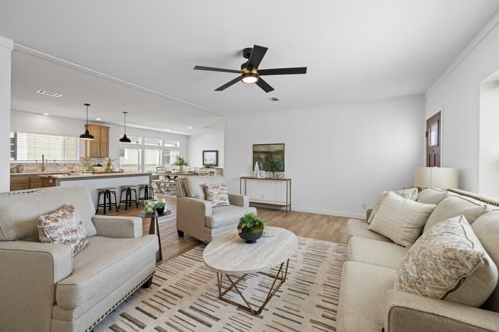 Luxe haven 32724a interior home features