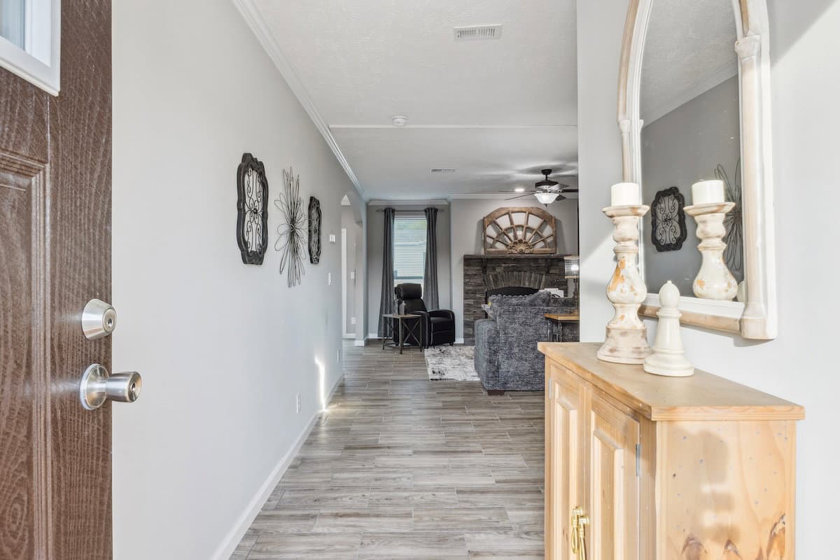 Md-43-32 interior home features