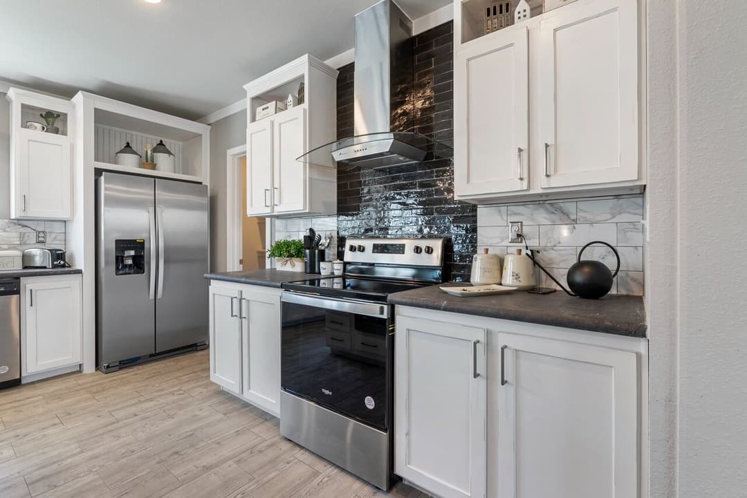 Urban value 32563a kitchen home features
