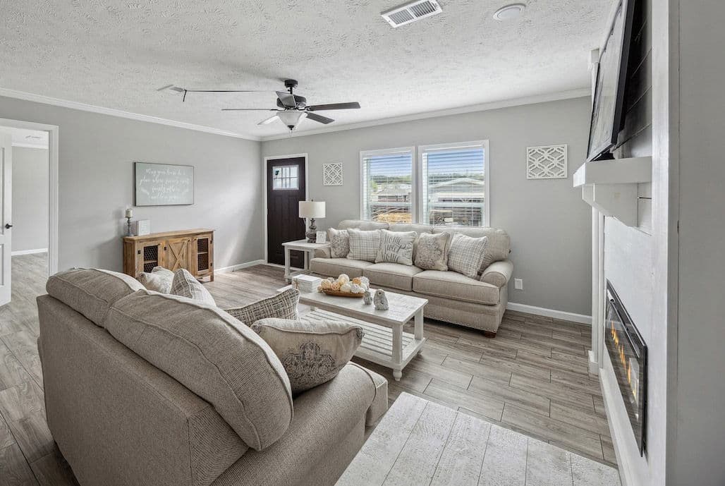 The achilles interior home features