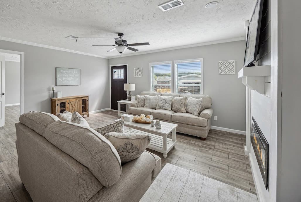 The achilles interior home features