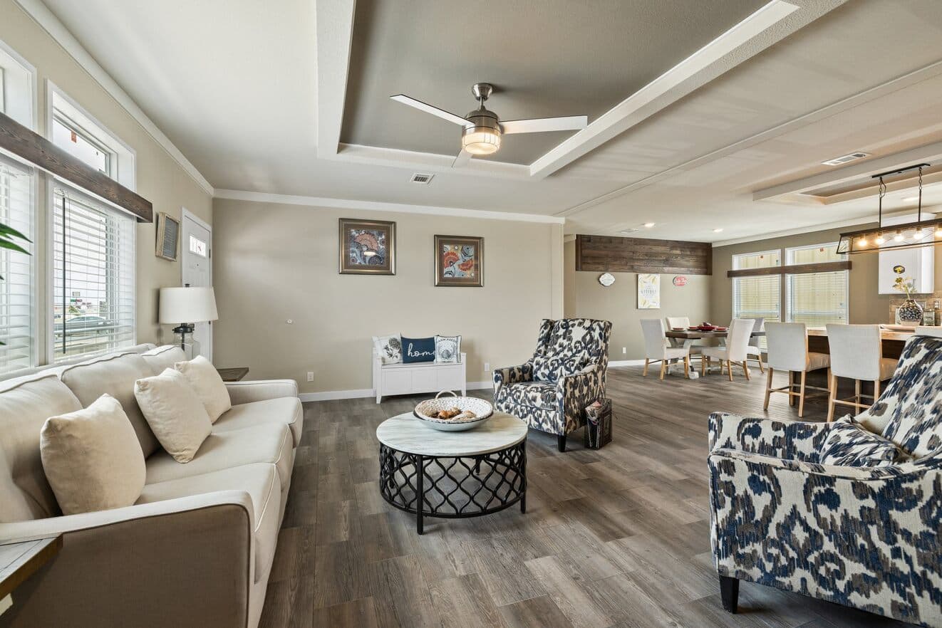 El rancho interior home features