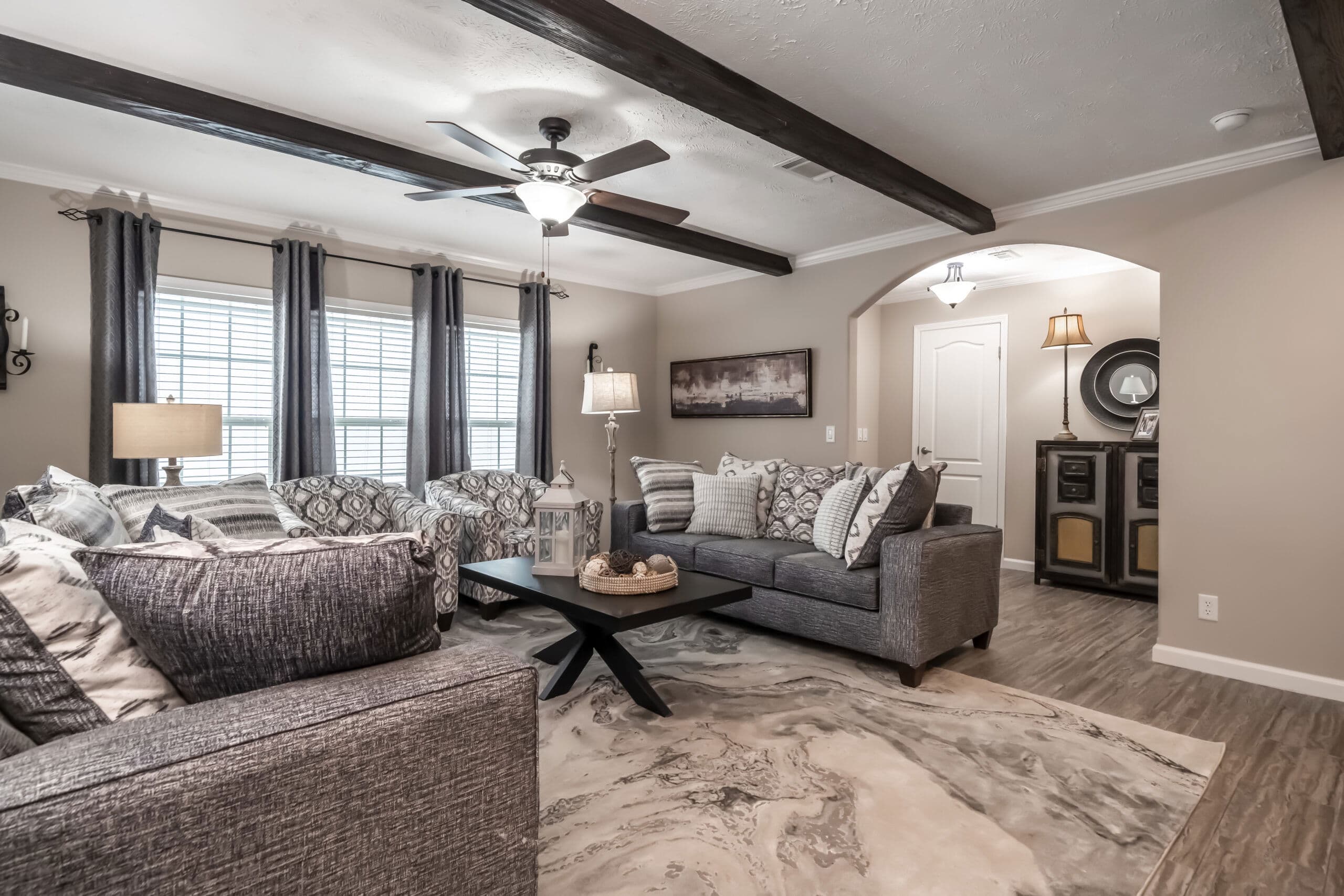 Kb-3248 interior home features