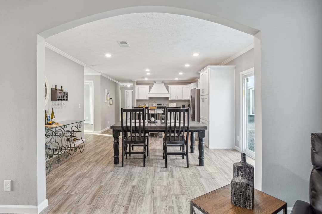 Md-43-32 interior home features