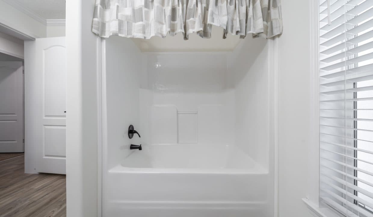Kb-3250 bathroom home features