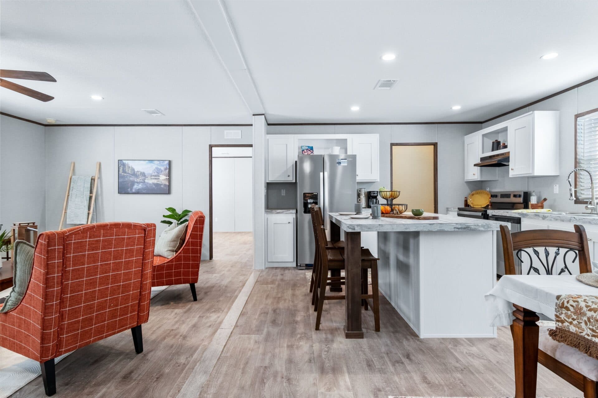 Rosewood doublewide interior home features