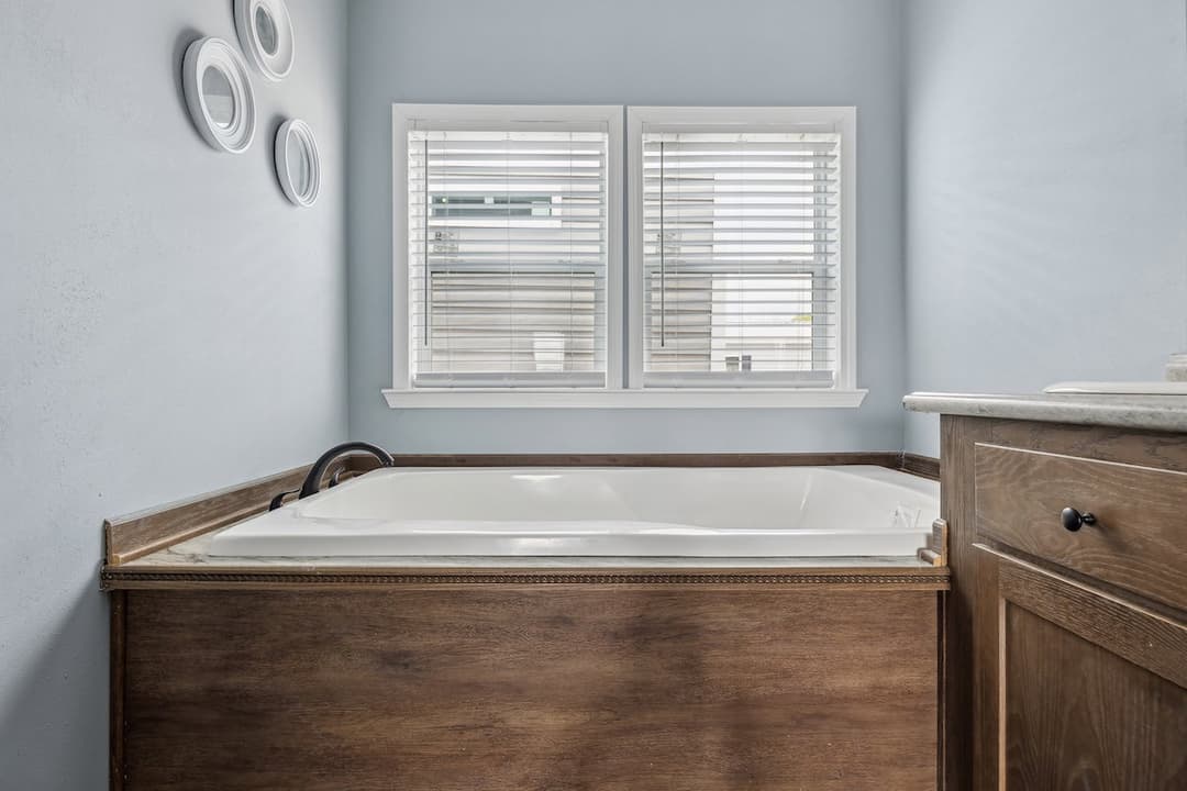 The achilles bathroom home features