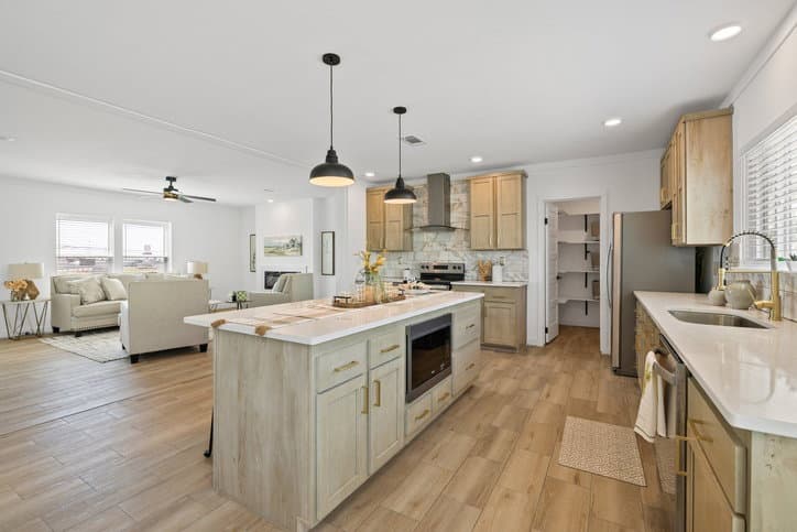 Luxe haven 32724a kitchen home features