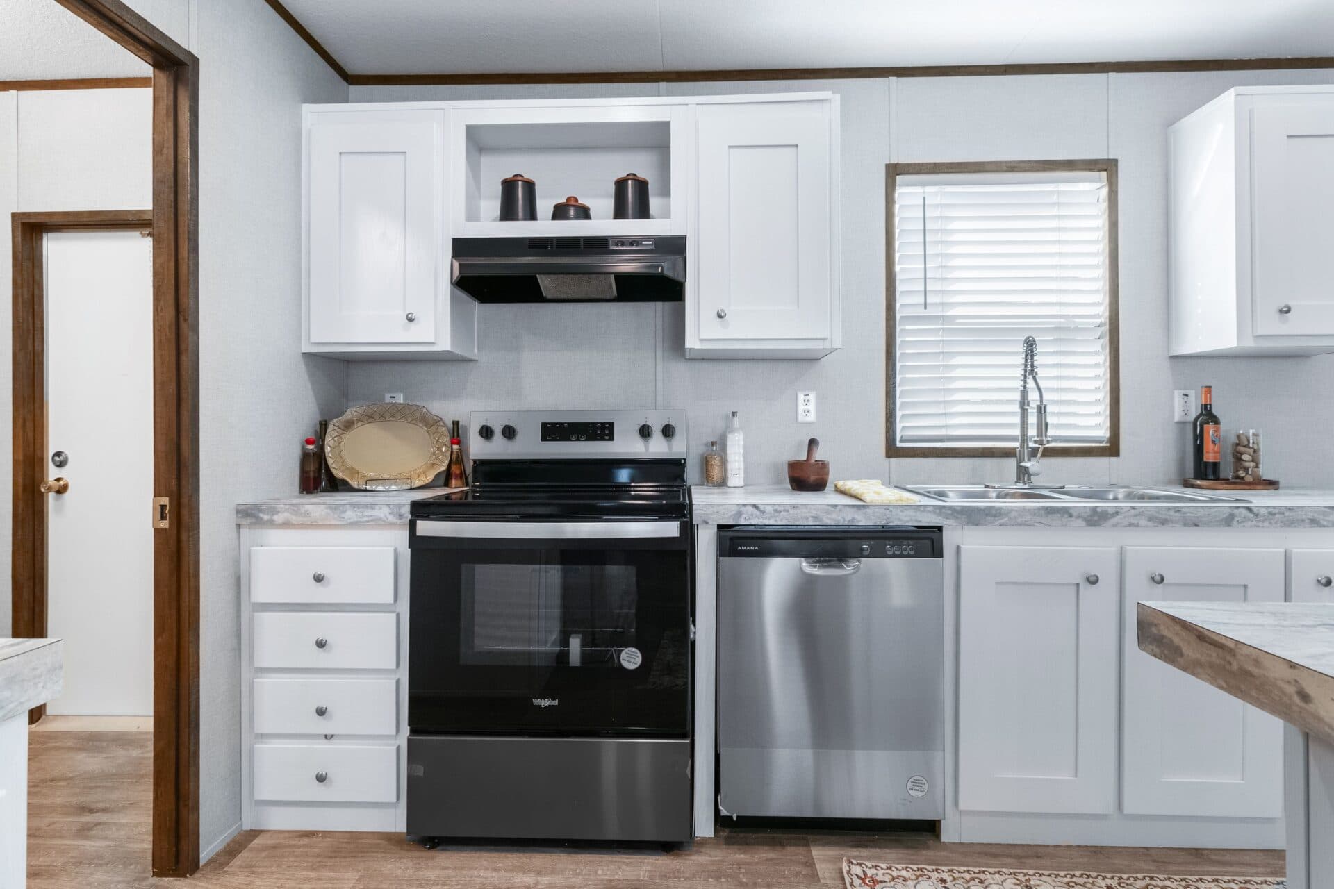 Rosewood doublewide kitchen home features