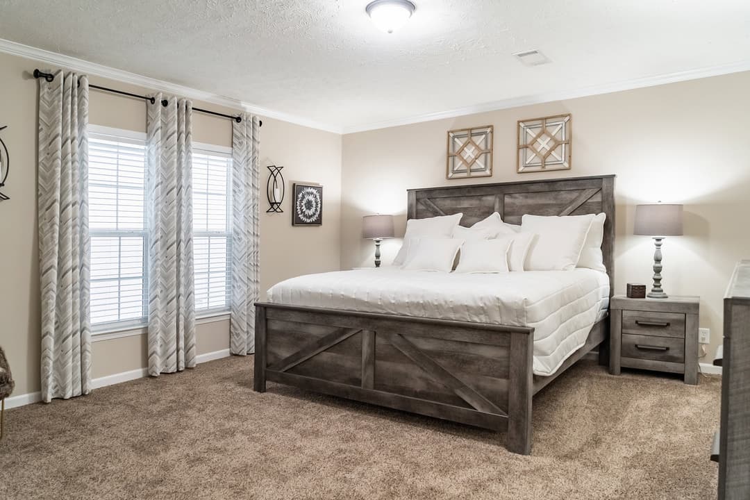 Kb-3245 bedroom home features