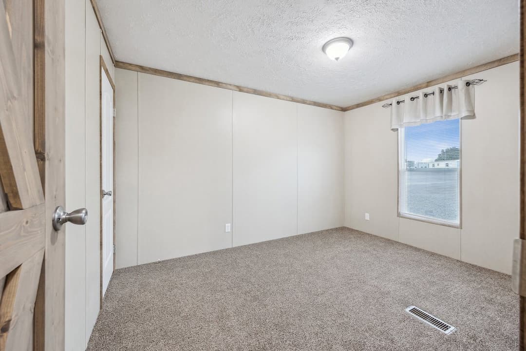 Md-26-32 bedroom home features