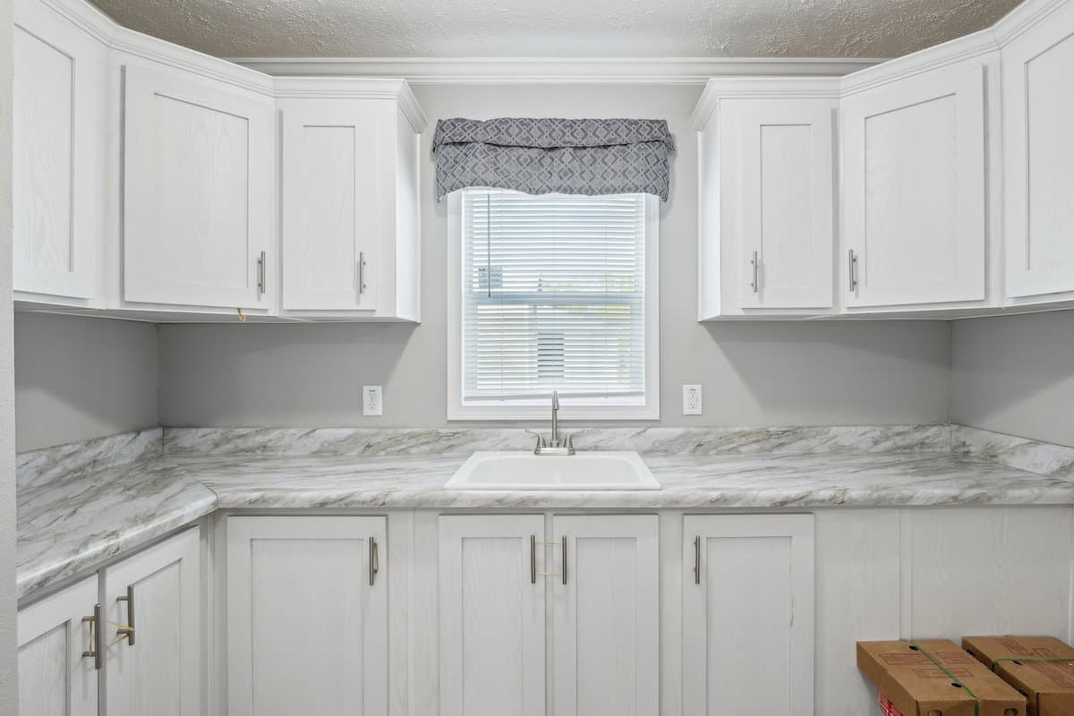 Md-43-32 interior home features