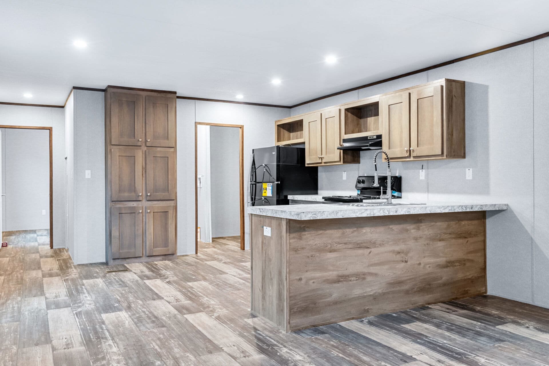 Atlantis 16x76 interior home features