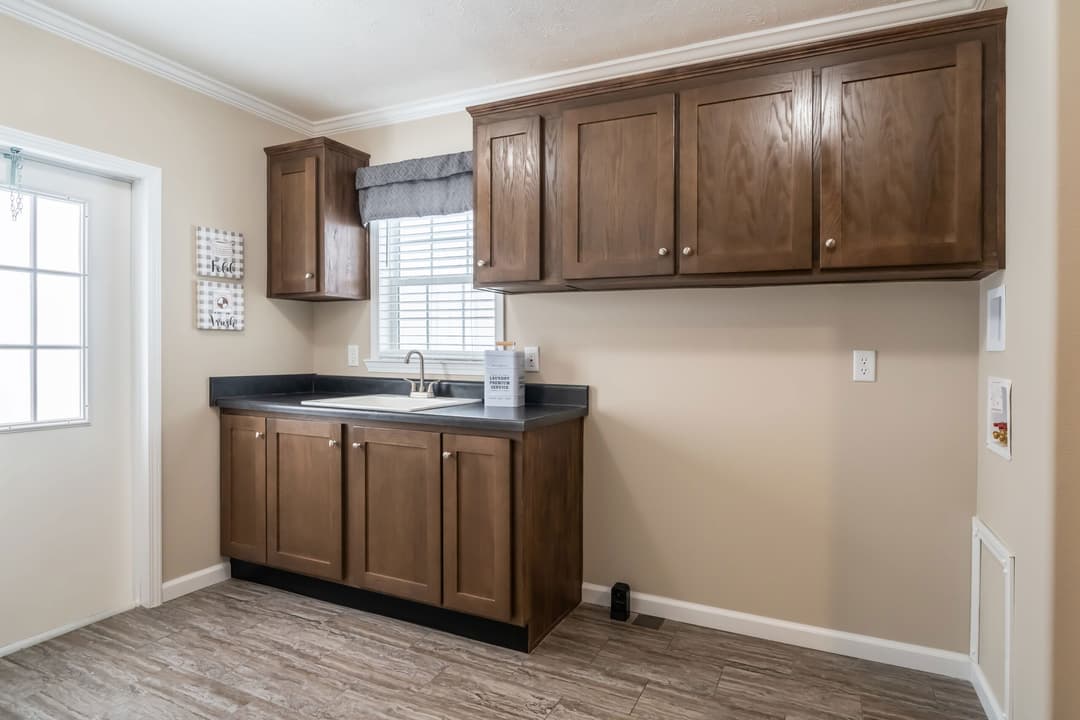 Kb-3248 interior home features