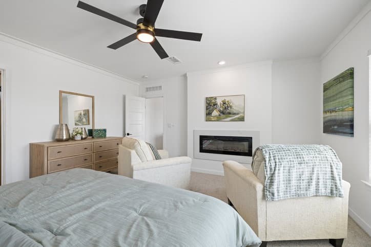 Luxe haven 32724a bedroom home features