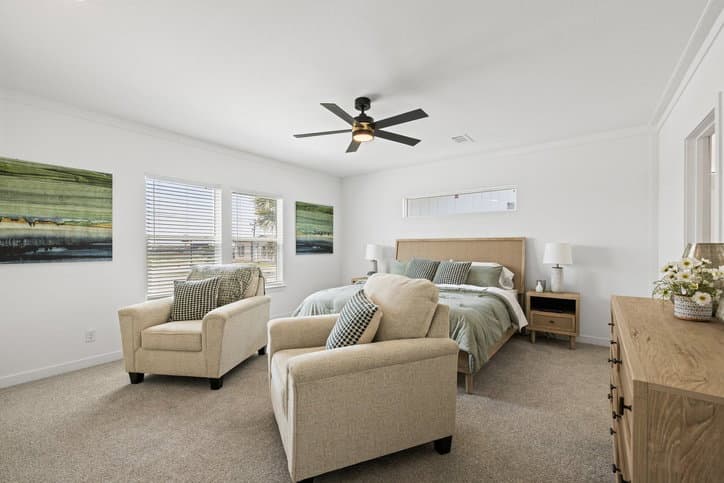 Luxe haven 32724a interior home features