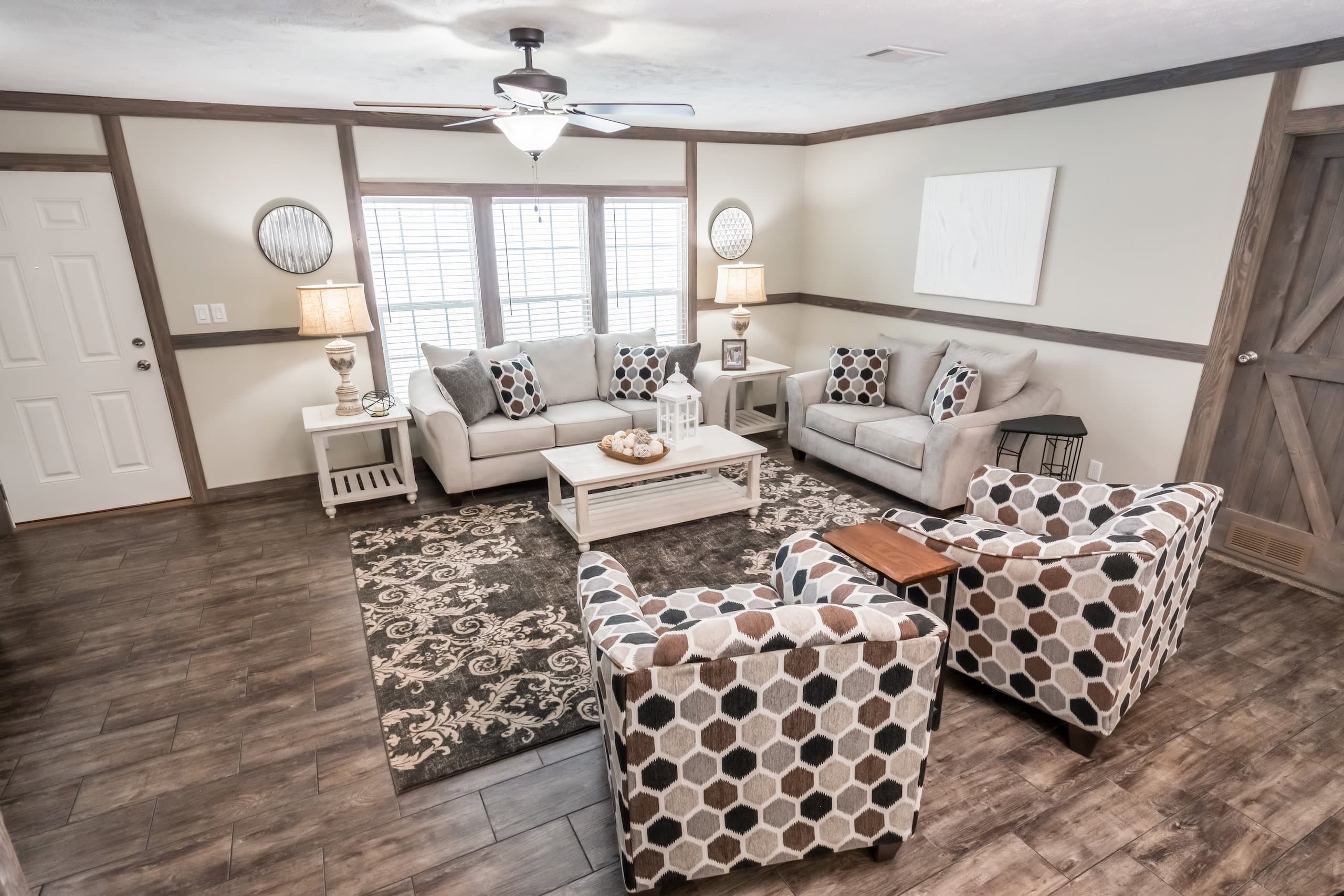 Md-44-32 interior home features