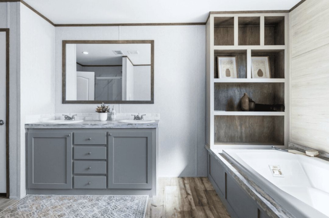 Hogan bathroom home features