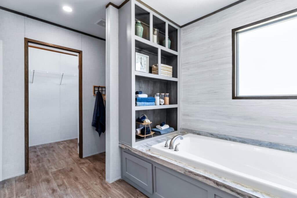 Big papa bathroom home features