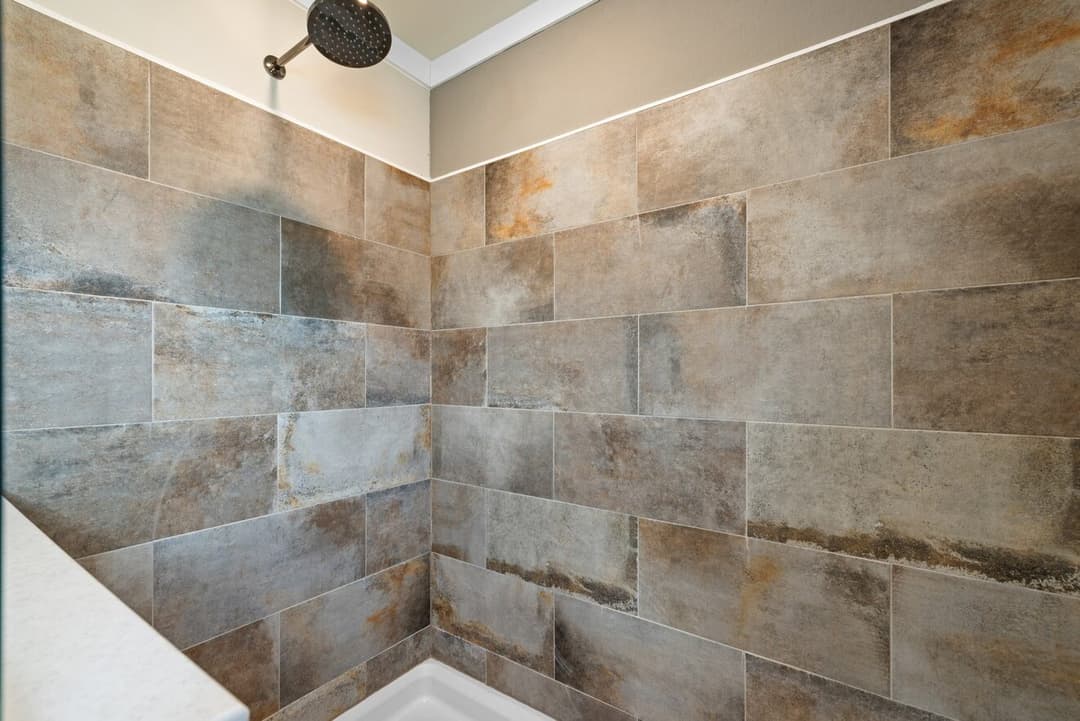 El rancho bathroom home features