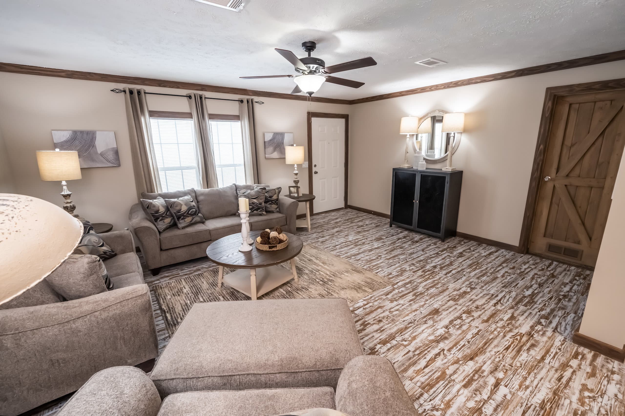 Md-49-32 interior home features